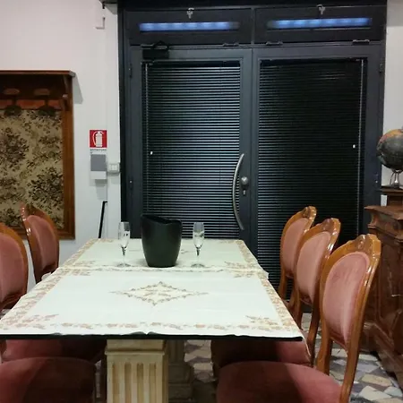 Pied A Ter Barozzi Modène